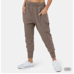 92. High Waisted Foldover Side
Pocket Waffle Harem Dance Pants